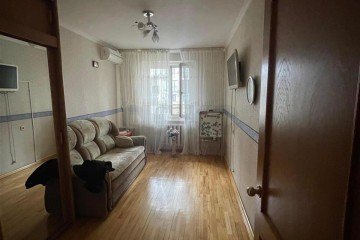 Фото №1: 4-комнатная квартира 80 м² - Краснодар, мкр. Центральный, ул. Суворова, 74