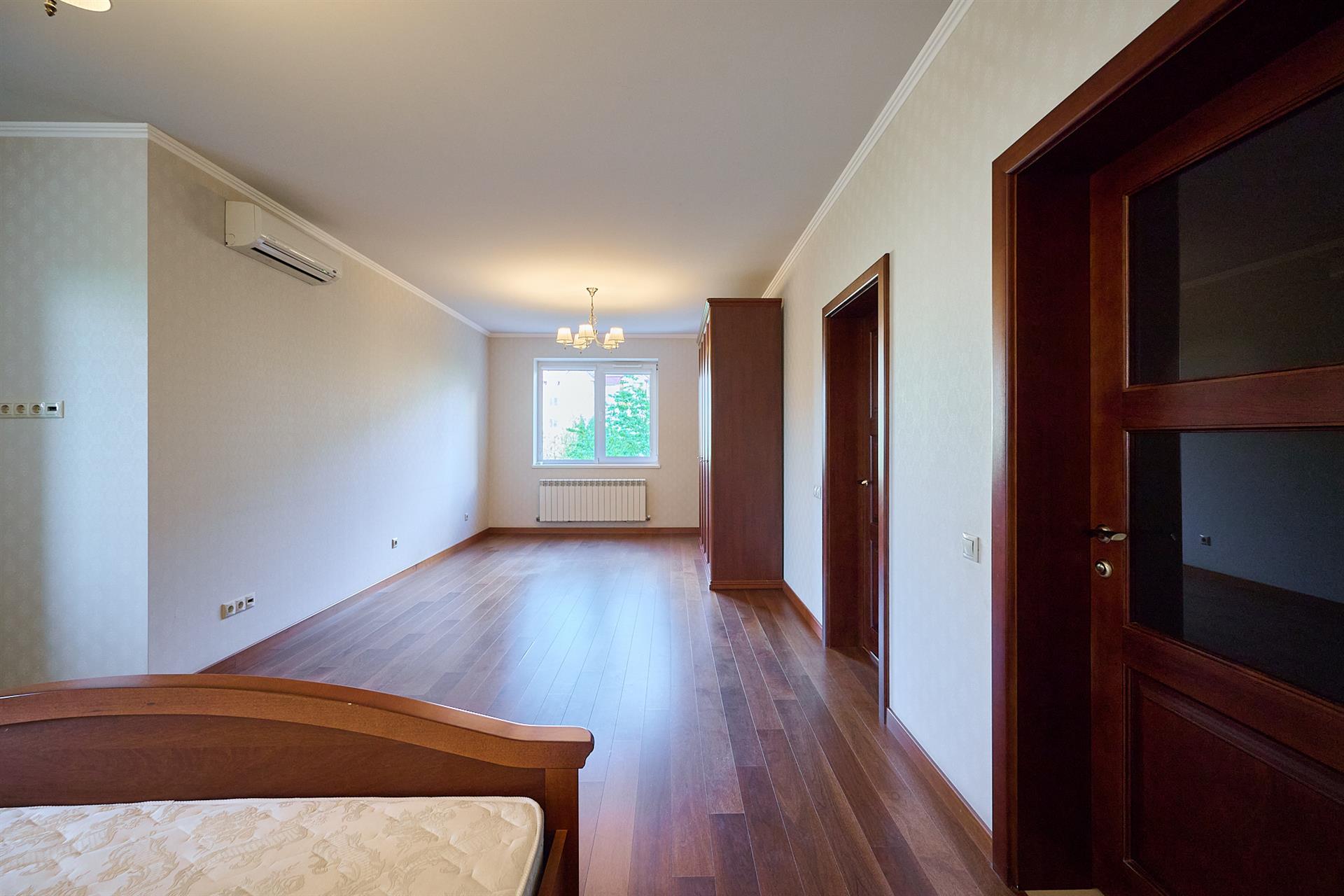 Фото №7: 2-комнатная квартира 107 м² - Краснодар, Прикубанский внутригородской округ, Фестивальный, мкр. Солнечный, ул. Памяти Чернобыльцев, 6