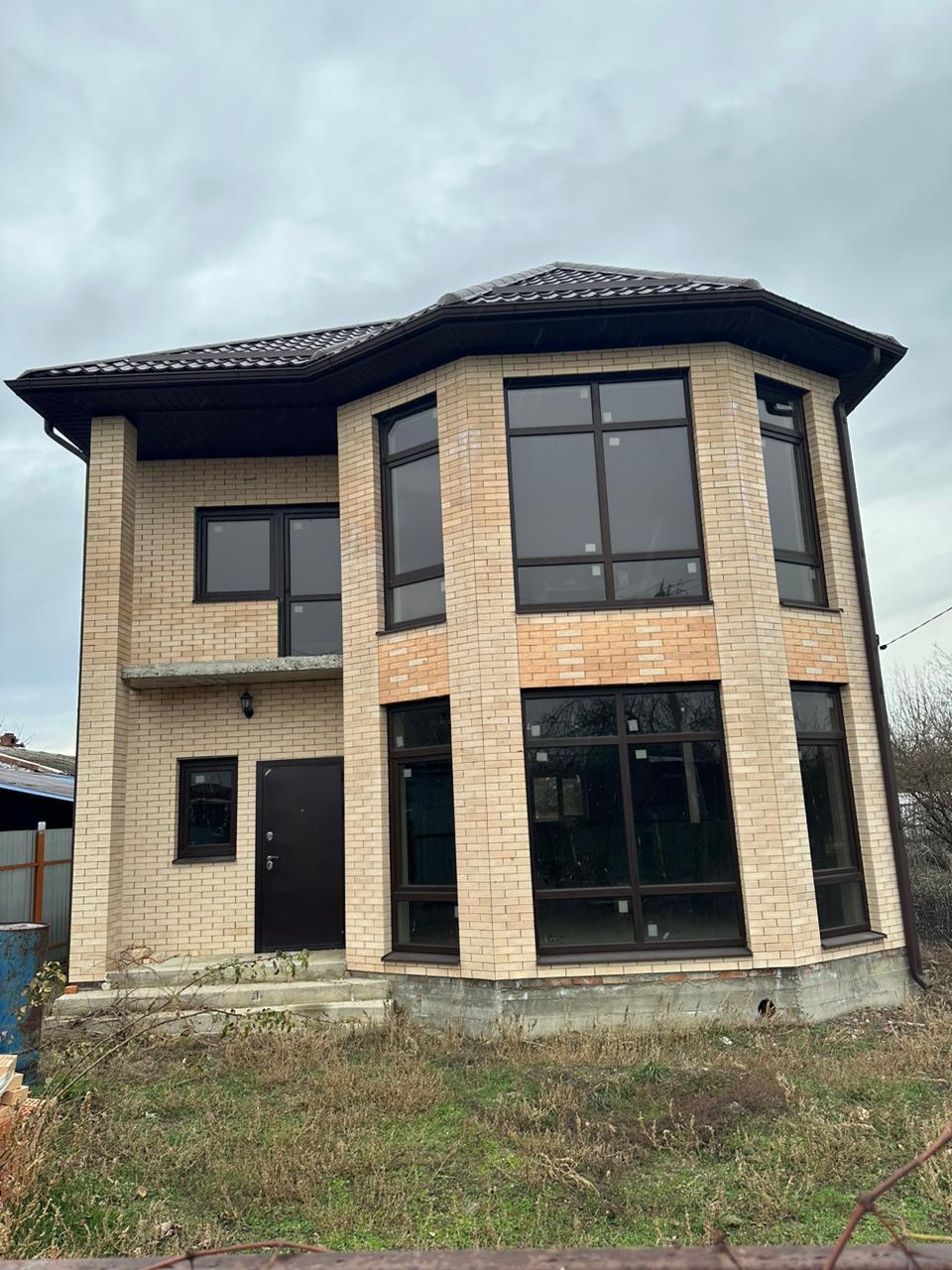 Фото №1: Дом 200 м² + 8 сот. - Медвёдовская, ул. Октябрьская, 26