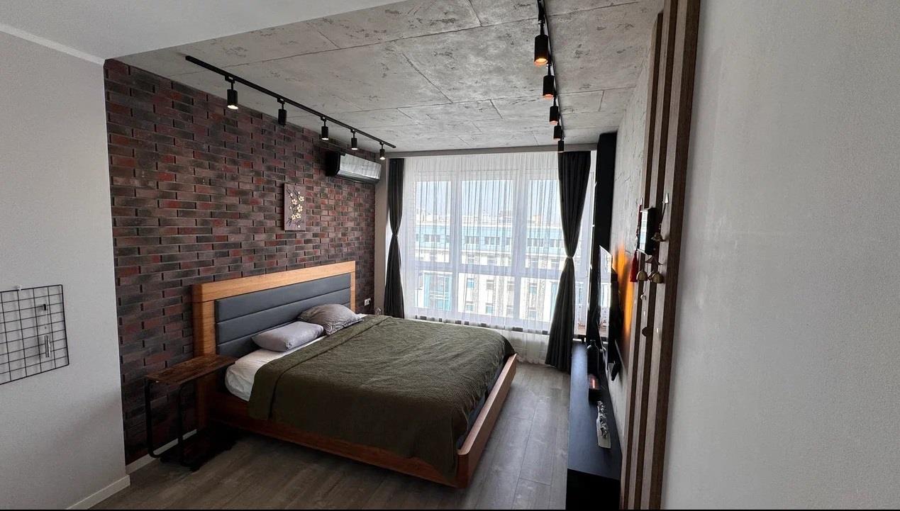 Фото №1: 2-комнатная квартира 77 м² - Краснодар, Центральный внутригородской округ, мкр. Центральный, ул. Коммунаров, 270к1