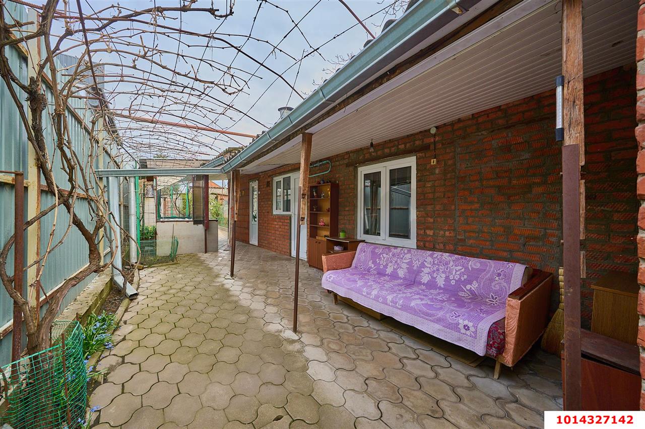 Фото №1: Часть дома 63 м² + 3.24 сот. - Краснодар, Центральный внутригородской округ, мкр. Покровка, ул. Садовая, 102