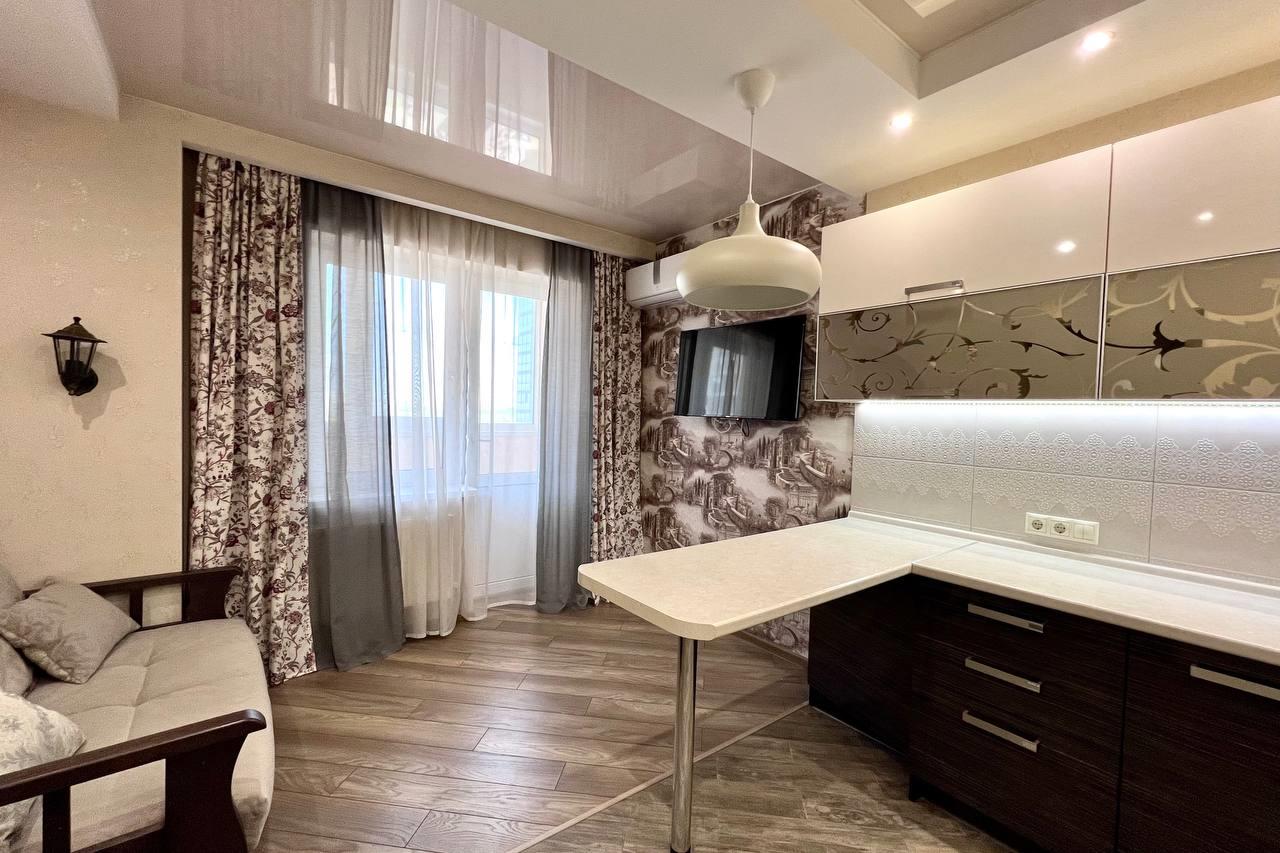 Фото №1: 1-комнатная квартира 45 м² - Краснодар, ЖК Солнечный Парк, Прикубанский внутригородской округ, Фестивальный, Солнечный, мкр. жилой комплекс Солнечный Парк, ул. имени Симиренко, 37к2