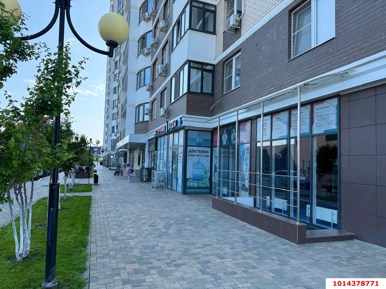 Фото №1: Торговое помещение 61 м² - Краснодар, жилой комплекс Атлант, ул. Адмирала Крузенштерна, 6/3