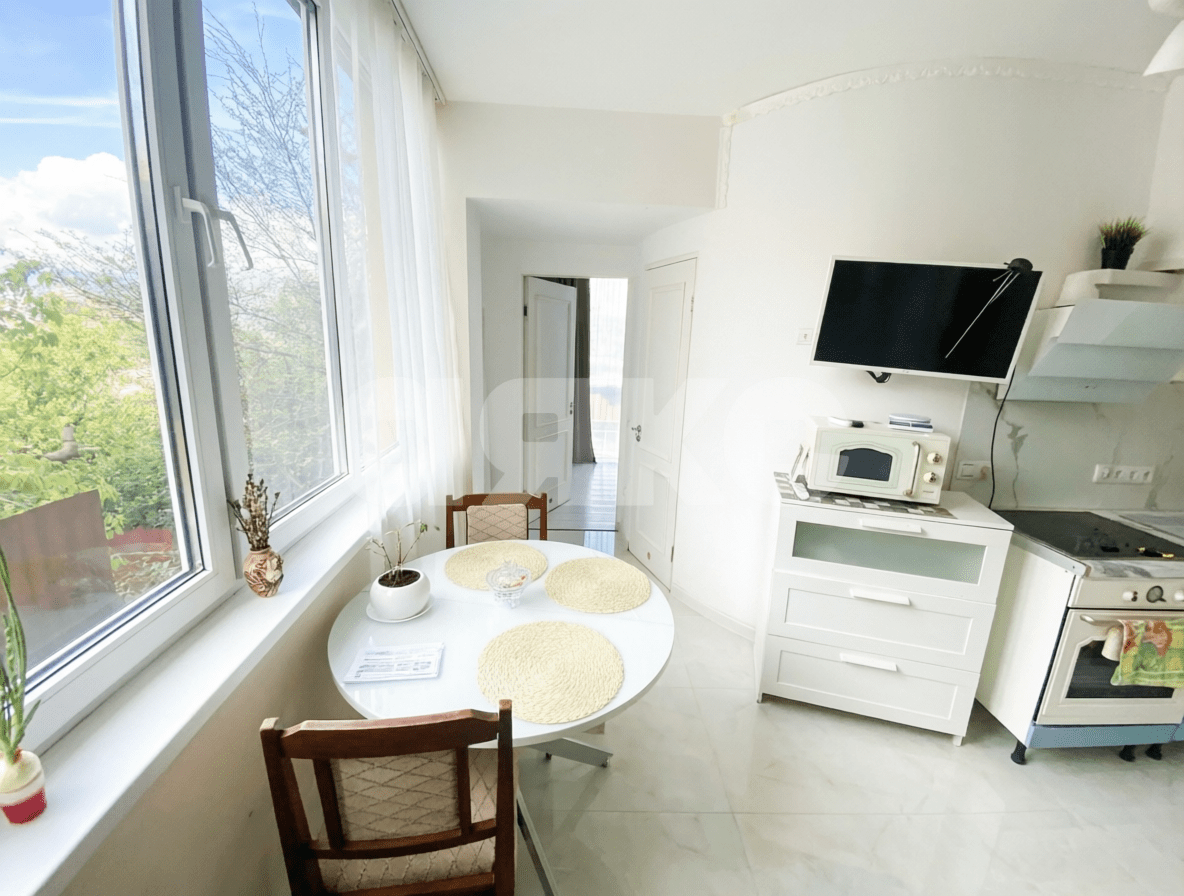 Фото №3: 1-комнатная квартира <span class="whitespace-nowrap">30 м²</span>, <span class="whitespace-nowrap">1/8 эт.</span> - Сочи, Центральный, мкр. Новый Сочи, ул. Виноградная, 76