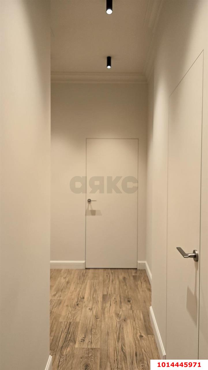Фото №17: 3-комнатная квартира <span class="whitespace-nowrap">68 м²</span>, <span class="whitespace-nowrap">2/5 эт.</span> - Краснодар, мкр. Центральный внутригородской округ, ул. Красная, 206