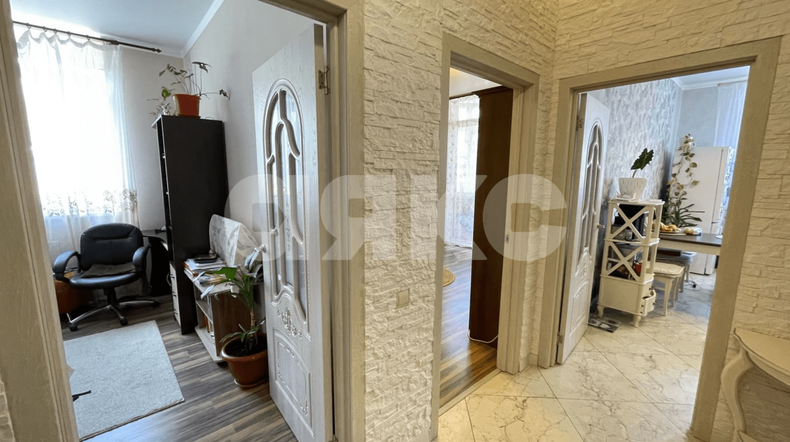 Фото №11: 2-комнатная квартира 65 м² - Геленджик, ул. Суворова, 27к1