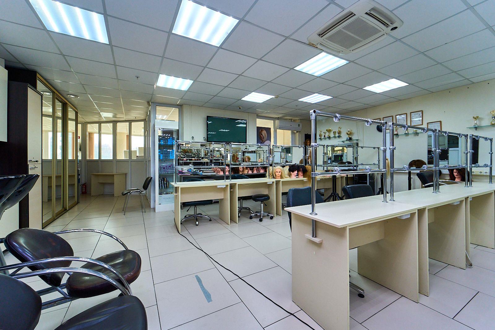 Фото №4: Коммерция 166 м² - Краснодар, Центральный внутригородской округ, Западный внутригородской округ, мкр. Центральный, ул. Кубанская набережная, 37