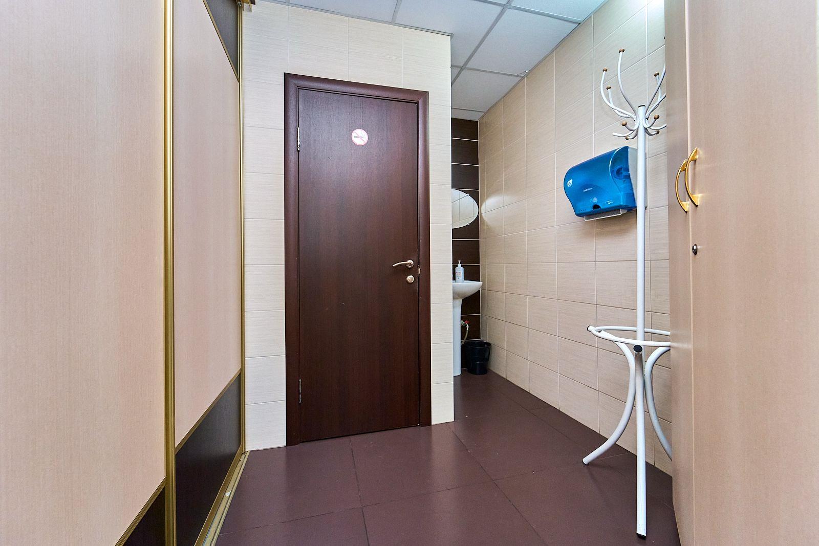 Фото №11: Коммерция 166 м² - Краснодар, Центральный внутригородской округ, Западный внутригородской округ, мкр. Центральный, ул. Кубанская набережная, 37