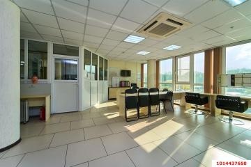 Фото №1: Коммерция 166 м² - Краснодар, мкр. Центральный, ул. Кубанская набережная, 37