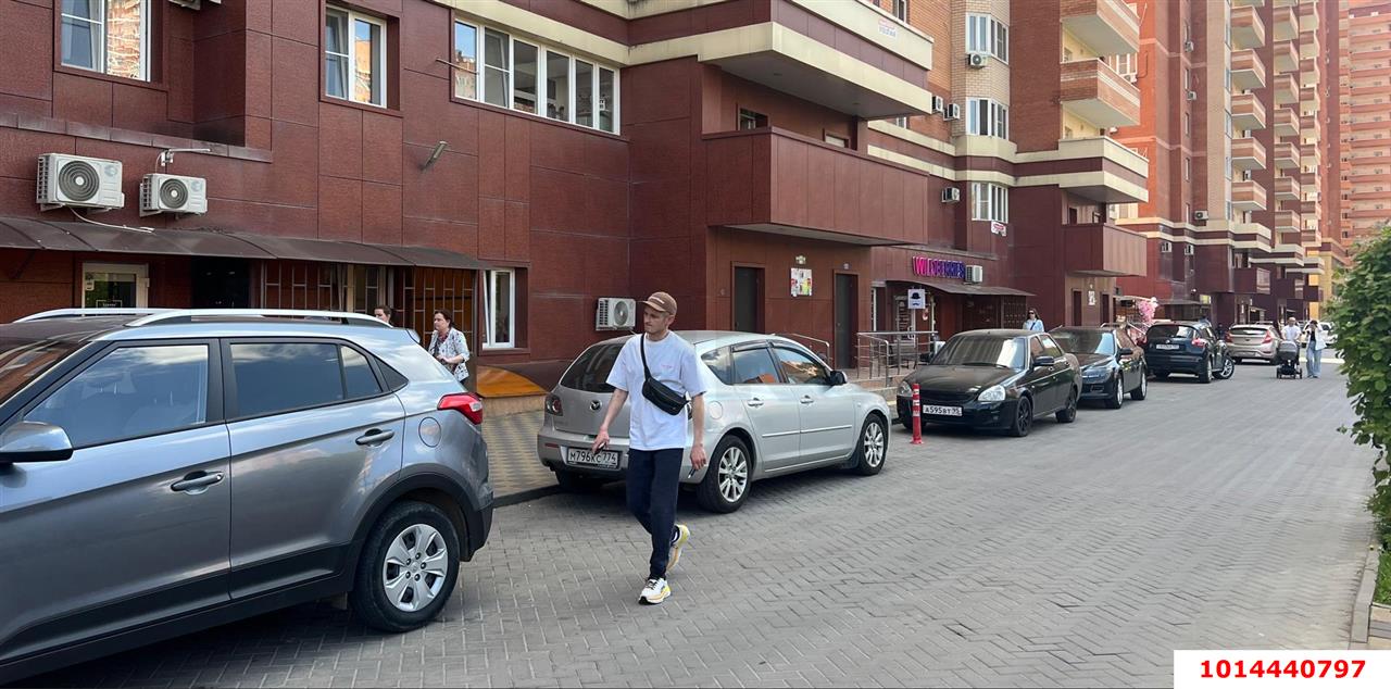 Фото №3: Торговое помещение 74 м² - Краснодар, жилой комплекс Смоленский, ул. Восточно-Кругликовская, 30/2
