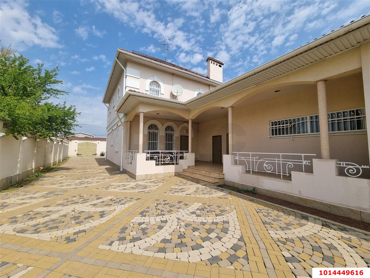 Фото №1: Дом 287 м² + 16 сот. - Краснодар, Пашковский, ул. Кирова, 266