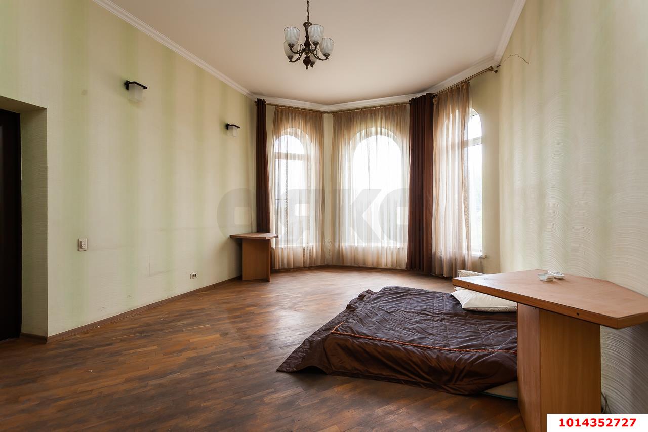 Фото №12: Дом 346 м² + 4 сот. - Краснодар, Прикубанский внутригородской округ, Завод Радиоизмерительных Приборов, п. Калинино, ул. Рощинская, 51