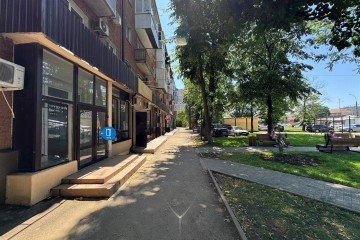 Фото №2: Торговое помещение 132 м² - Краснодар, мкр. Черёмушки, ул. Бургасская, 43