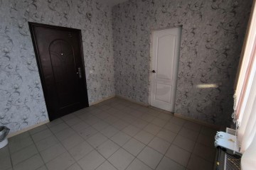 Фото №2: Офисное помещение 19 м² - Краснодар, мкр. Хлопчато-бумажный Комбинат, ул. Сормовская, 7