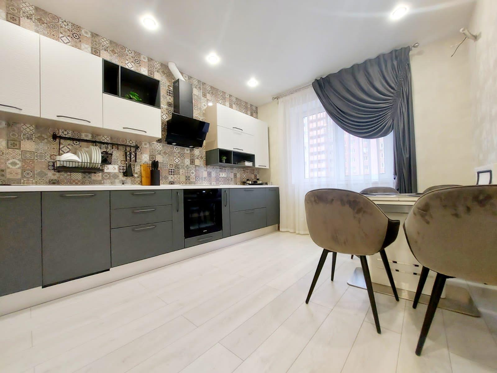 Фото №1: 2-комнатная квартира 61 м² - Краснодар, Прикубанский внутригородской округ, Панорама, мкр. жилой комплекс Керченский, ул. им. Героя Сарабеева В.И., 5к1