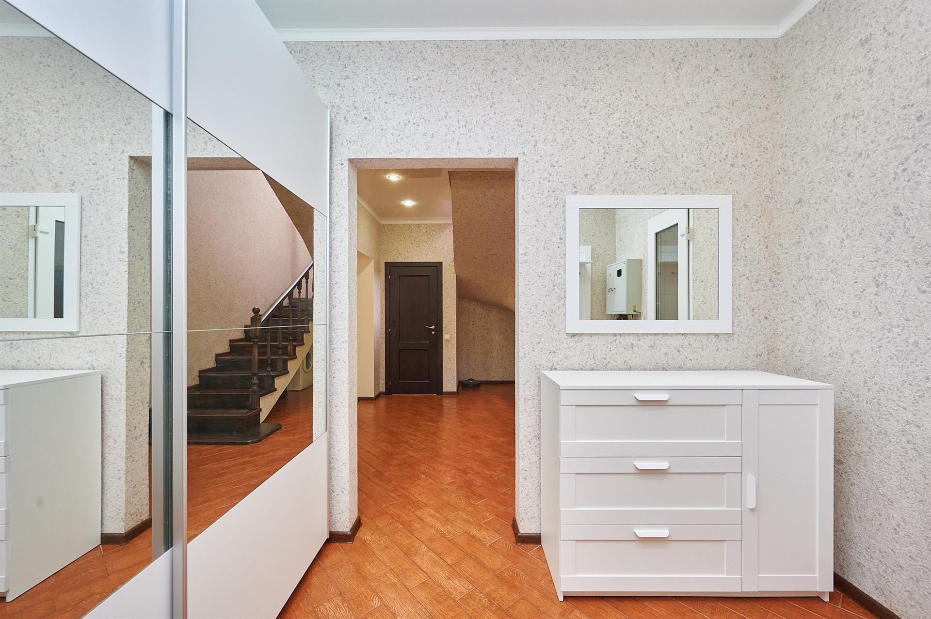 Фото №9: Дом 272 м² + 8 сот. - Краснодар, Прикубанский внутригородской округ, Калинино, мкр. Завод Радиоизмерительных Приборов, пер. Алуштинский, 7