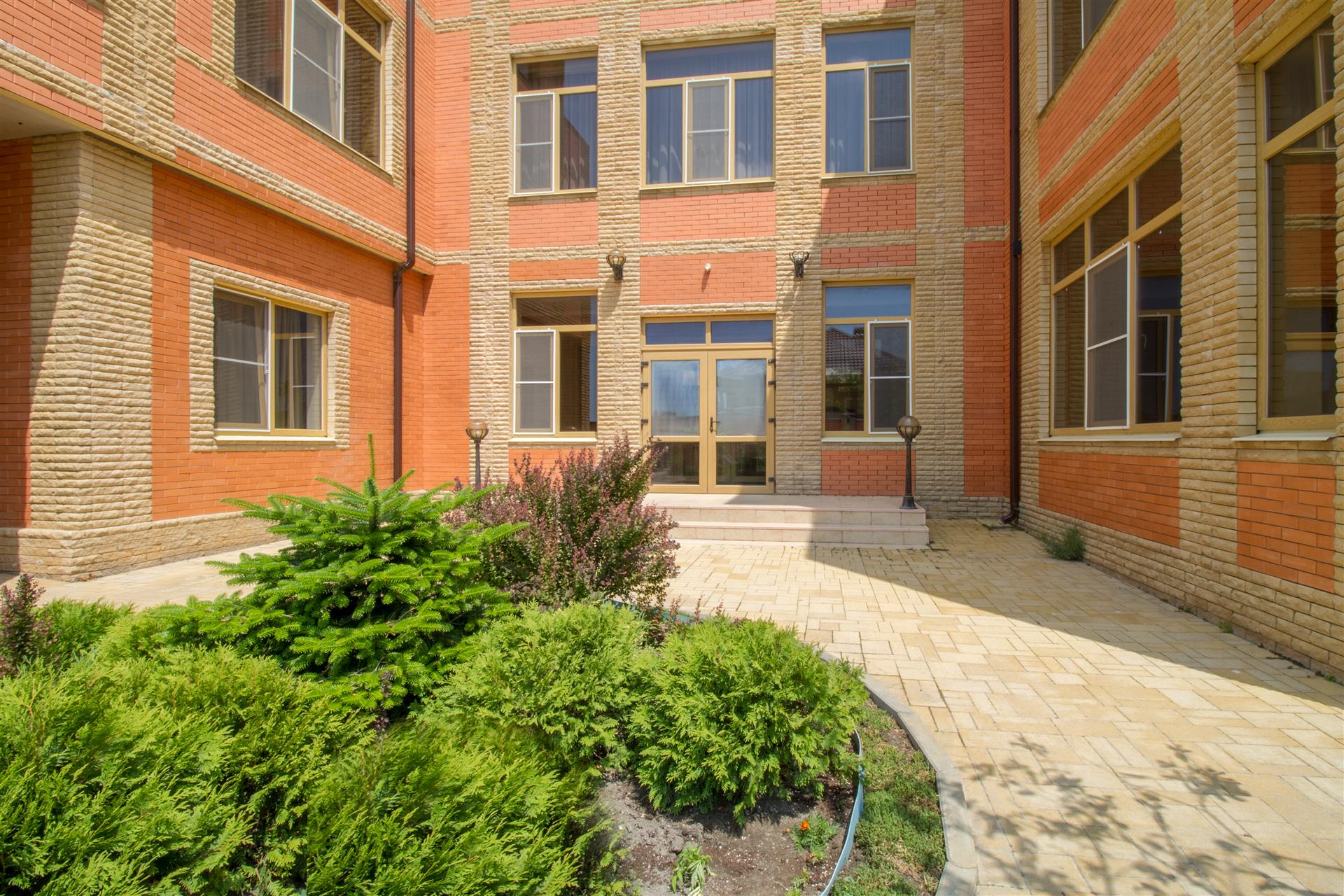 Фото №7: Коммерция 855 м² - Южная Озереевка, ул. Ильича, 10