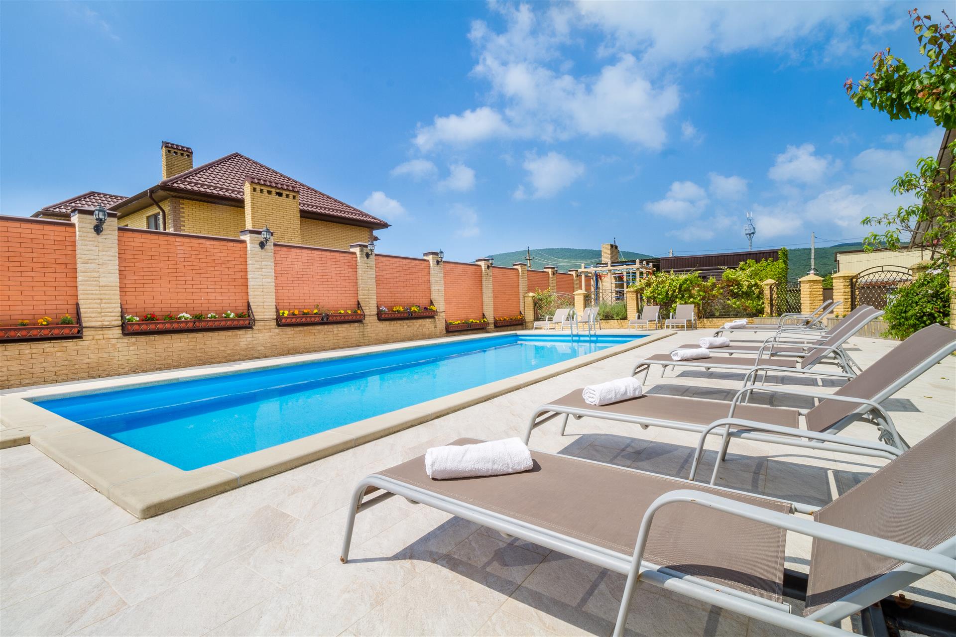 Фото №3: Коммерция 855 м² - Южная Озереевка, ул. Ильича, 10