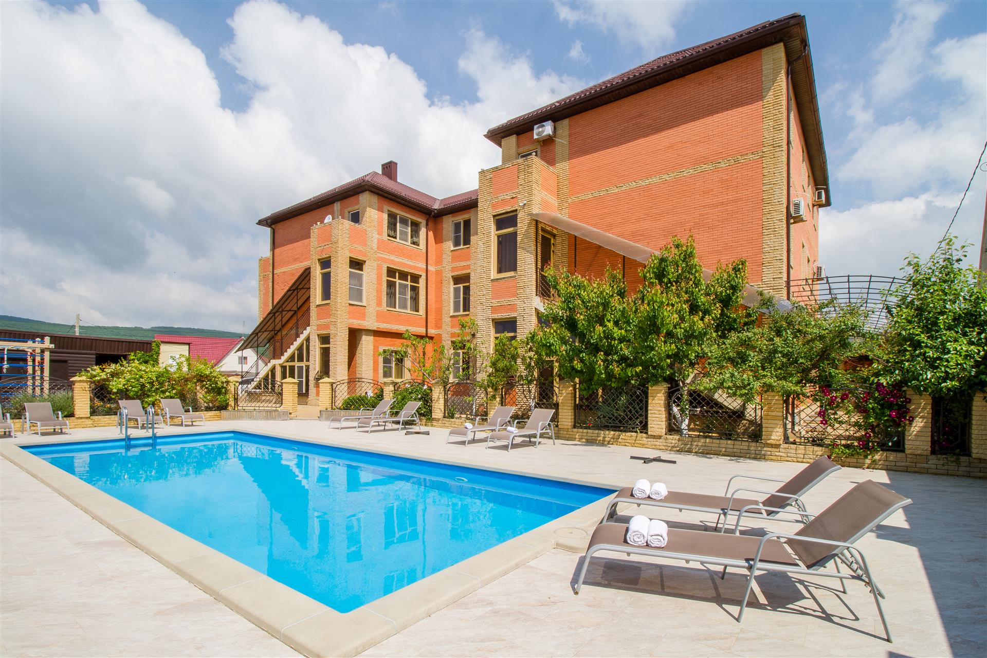 Фото №2: Коммерция 855 м² - Южная Озереевка, ул. Ильича, 10