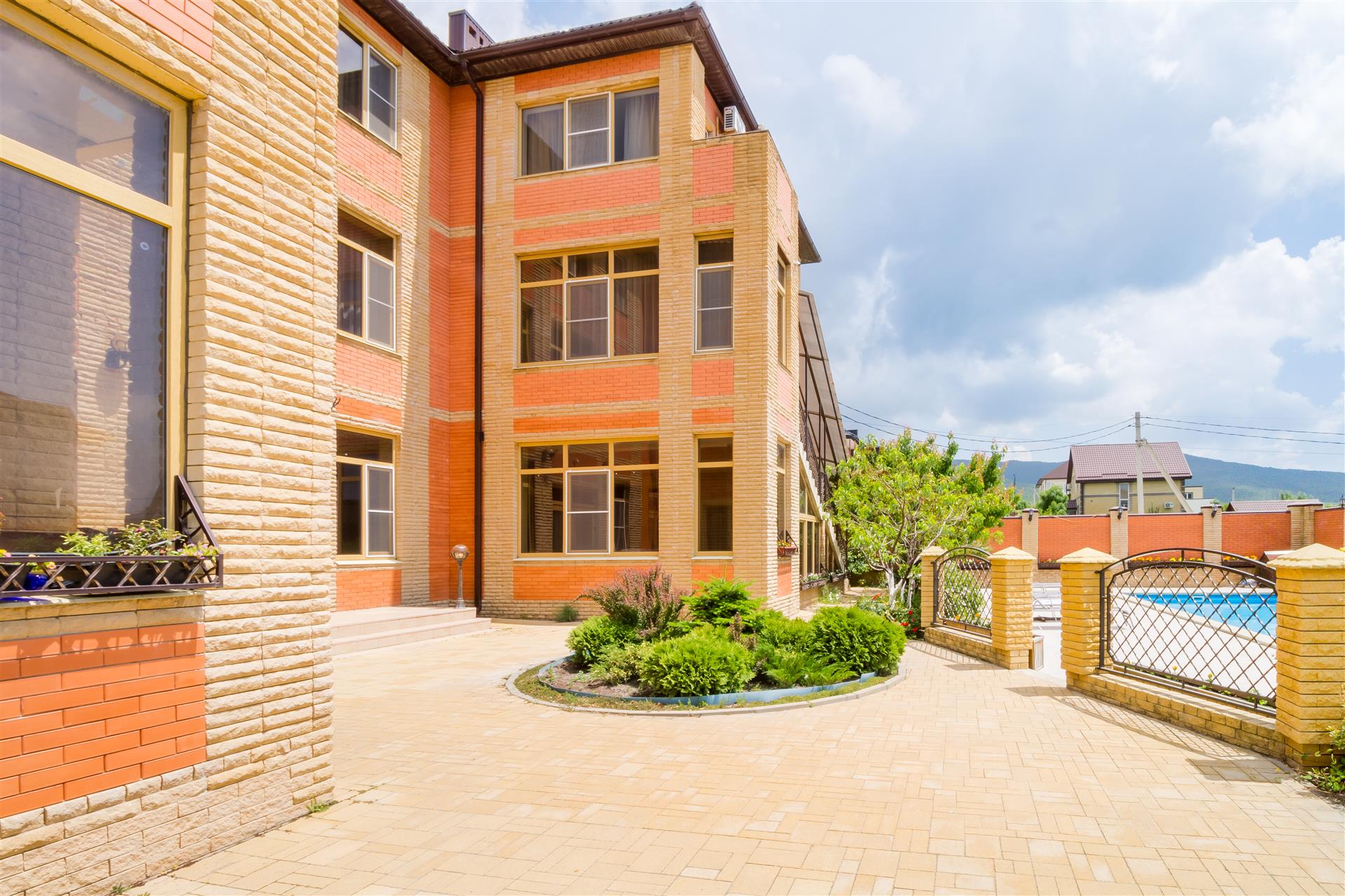 Фото №14: Коммерция 855 м² - Южная Озереевка, ул. Ильича, 10