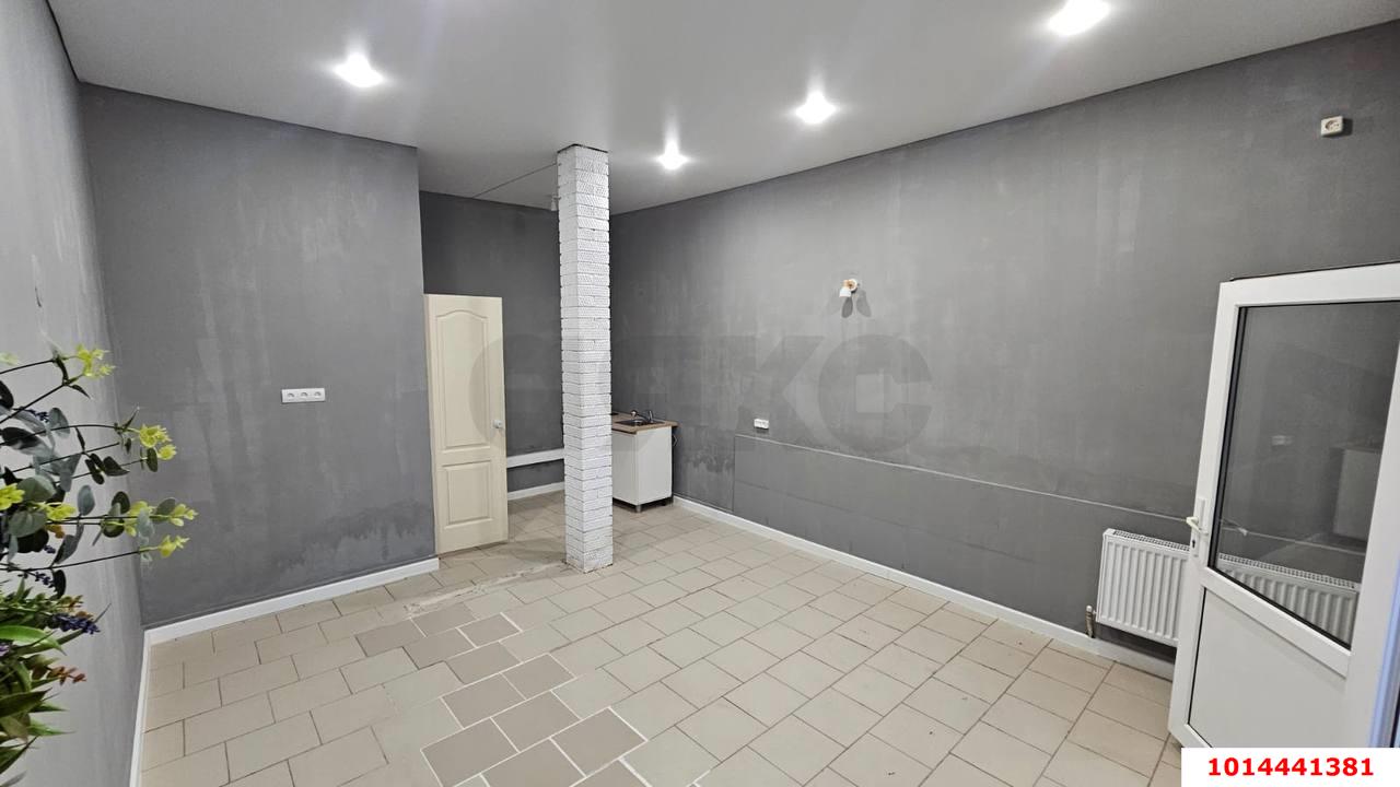 Фото №3: Торговое помещение 24 м² - Российский, Прикубанский внутригородской округ, ул. Измаильская, 10