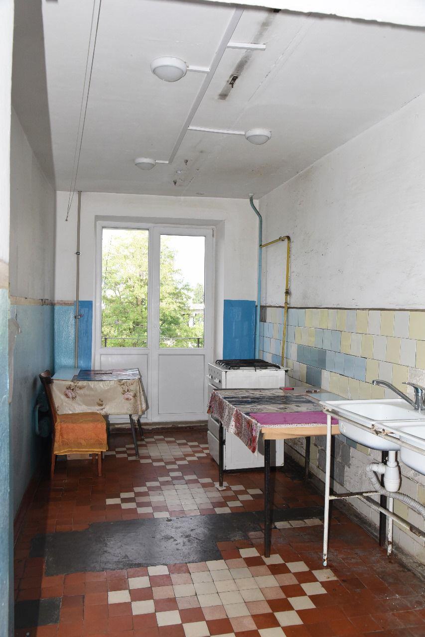 Фото №2: Комната 12 м² - Краснодар, Центральный внутригородской округ, мкр. Школьный, ул. Тихорецкая, 9