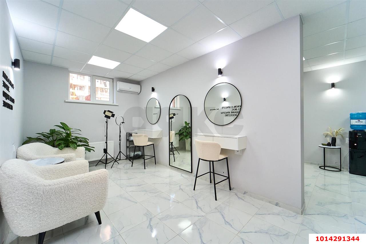 Фото №1: Торговое помещение 51 м² - Краснодар, жилой комплекс Рекорд, ул. Новороссийская, 90/2к2