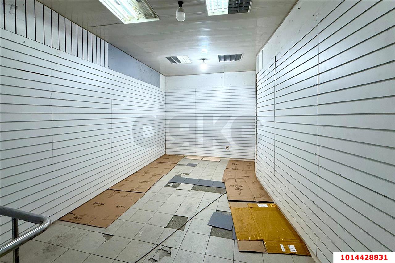 Фото №5: Торговое помещение 47 м² - Краснодар, Дубинка, ул. Новороссийская, 2А