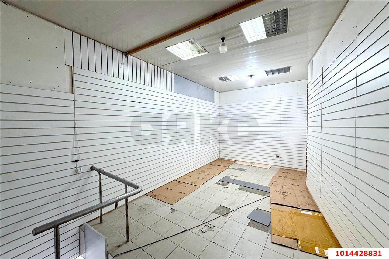 Фото №4: Торговое помещение 47 м² - Краснодар, Дубинка, ул. Новороссийская, 2А