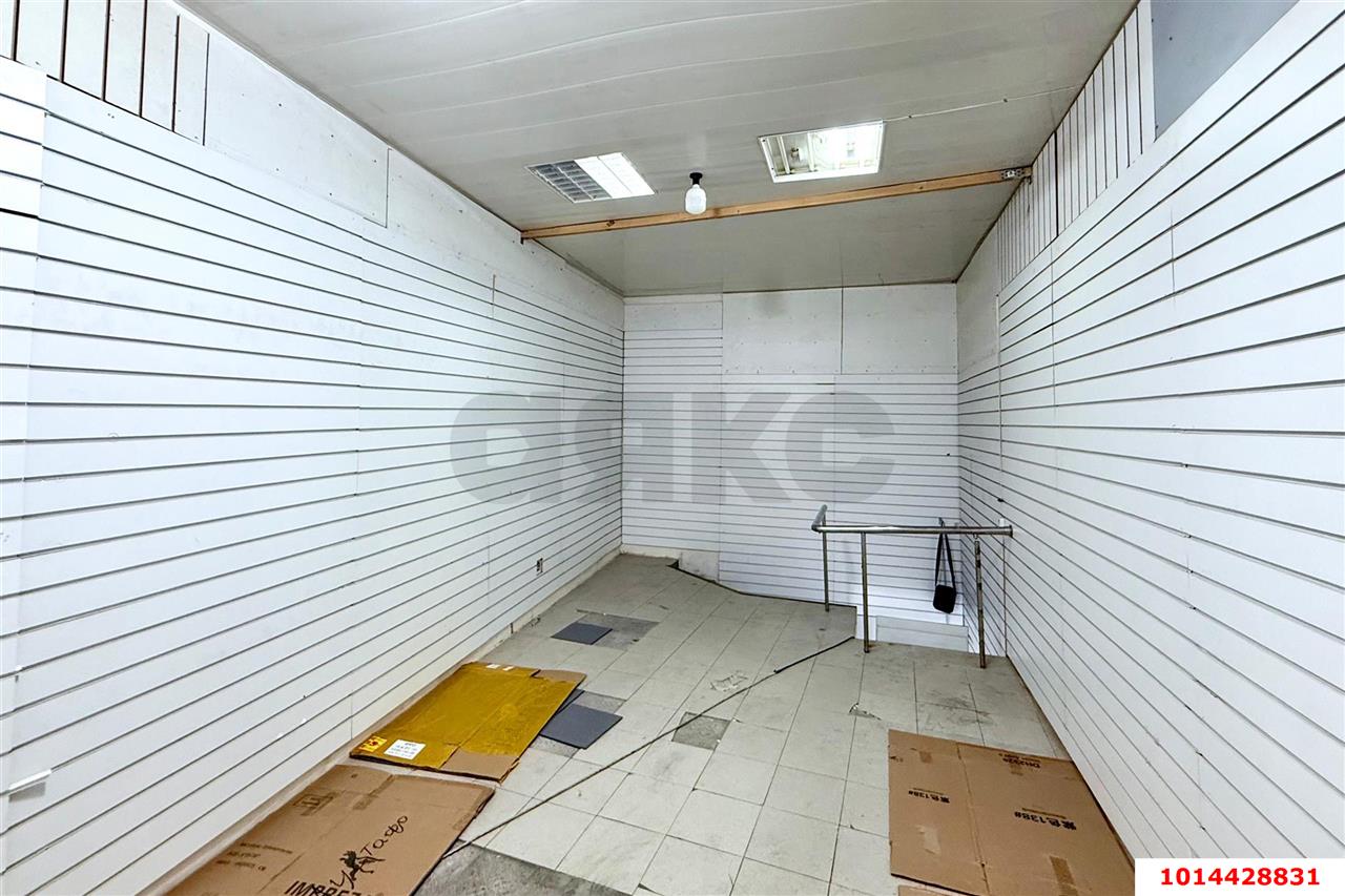 Фото №6: Торговое помещение 47 м² - Краснодар, Дубинка, ул. Новороссийская, 2А