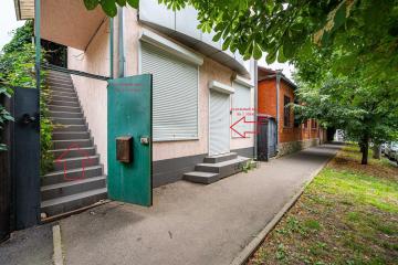 Фото №3: Коммерция 105 м² - Краснодар, мкр. Центральный, ул. Кубанская Набережная, 158