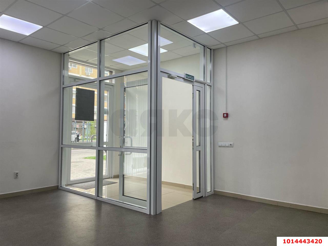 Фото №2: Торговое помещение 98 м² - Краснодар, Светлоград, ул. Красных Партизан, 1/4к3