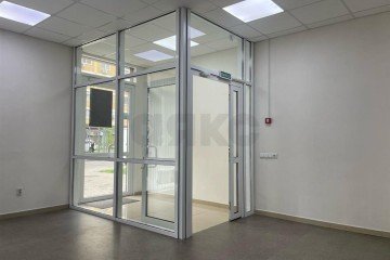 Фото №2: Торговое помещение 98 м² - Краснодар, мкр. Светлоград, ул. Красных Партизан, 1/4к3
