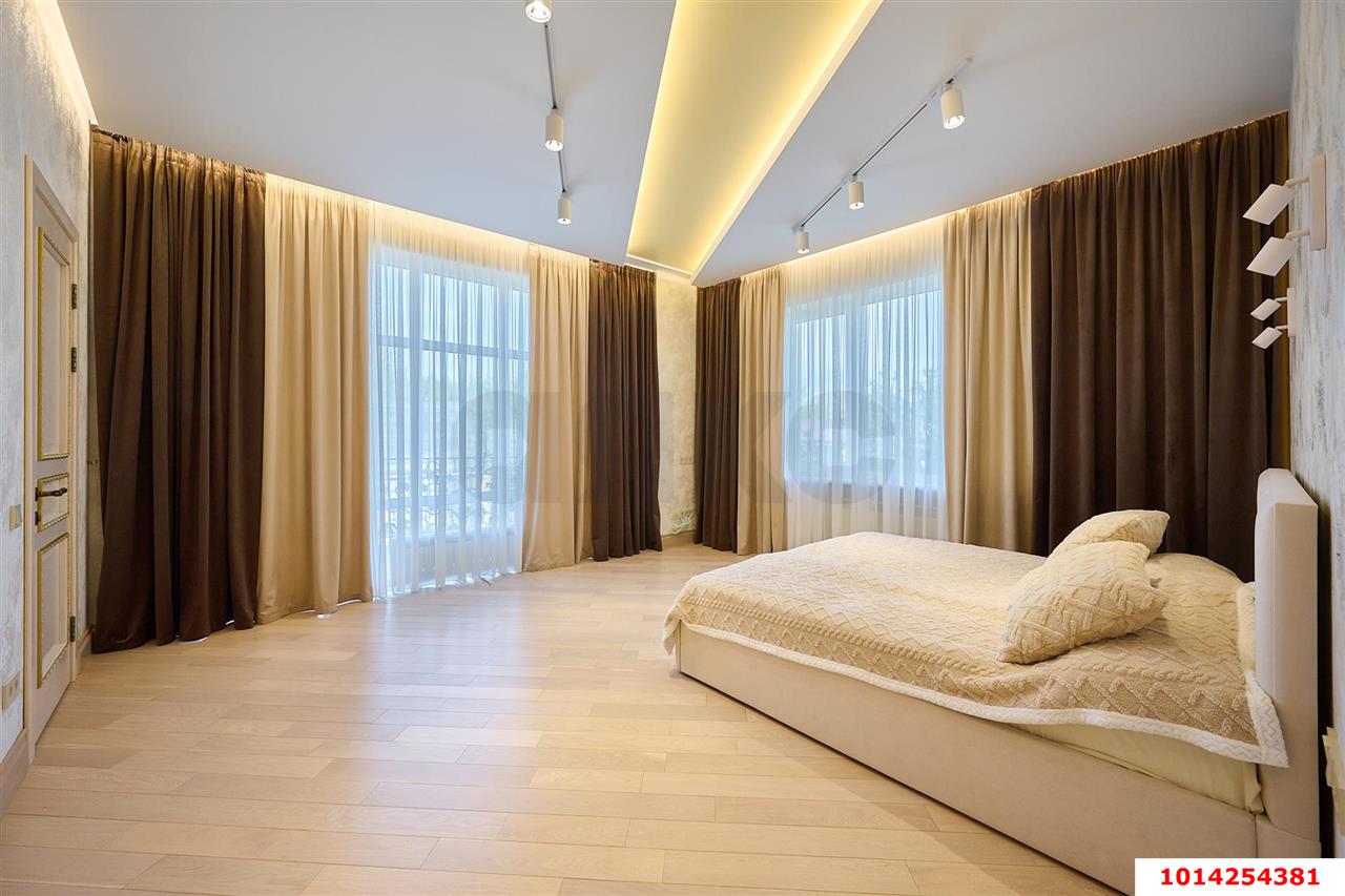 Фото №18: Дом 487 м² + 11.2 сот. - Краснодар, Западный внутригородской округ, Горогороды, мкр. Центральный, ул. Краснодонская, 39