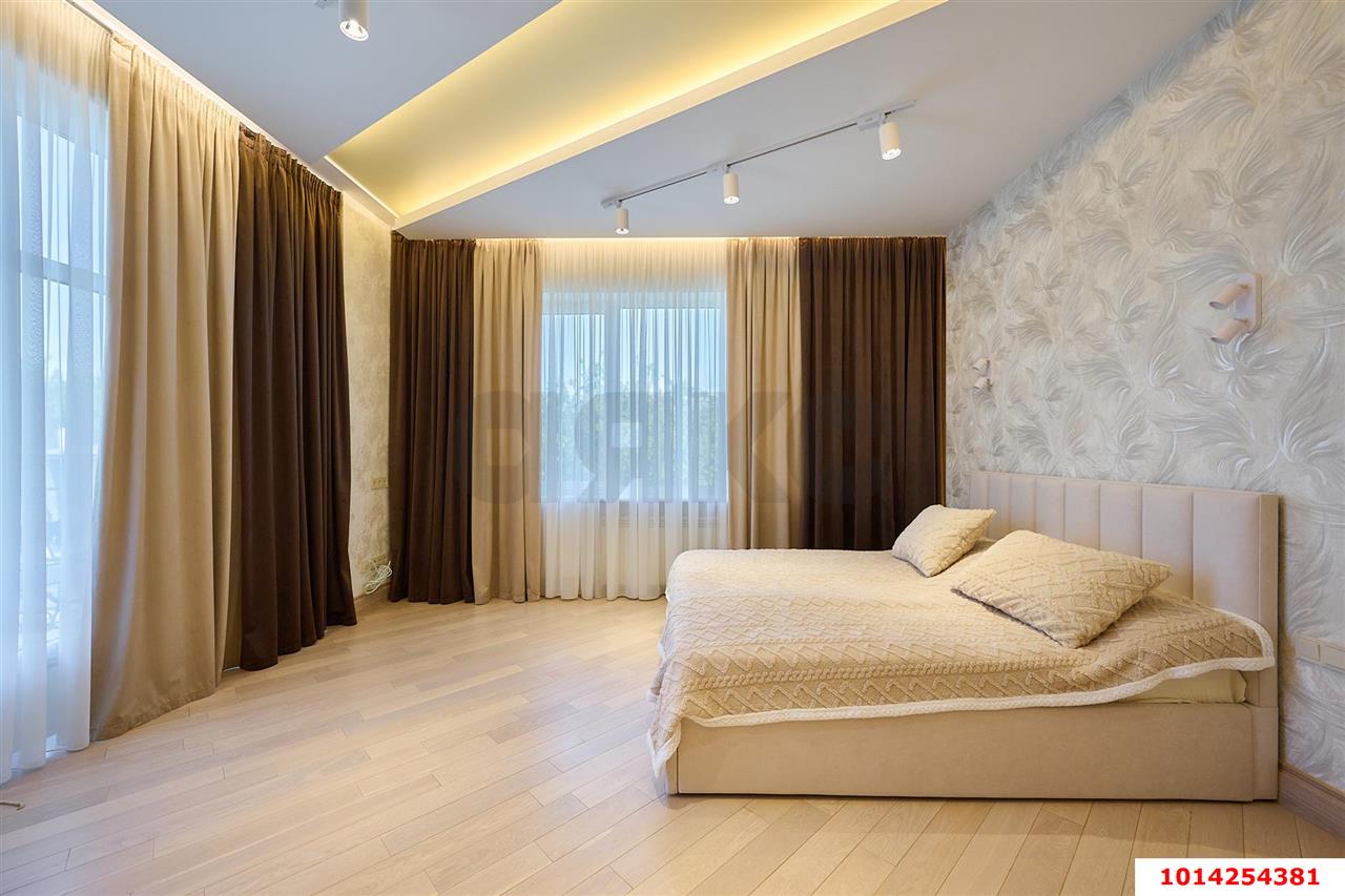 Фото №36: Дом 487 м² + 11.2 сот. - Краснодар, Центральный, ул. Краснодонская, 39