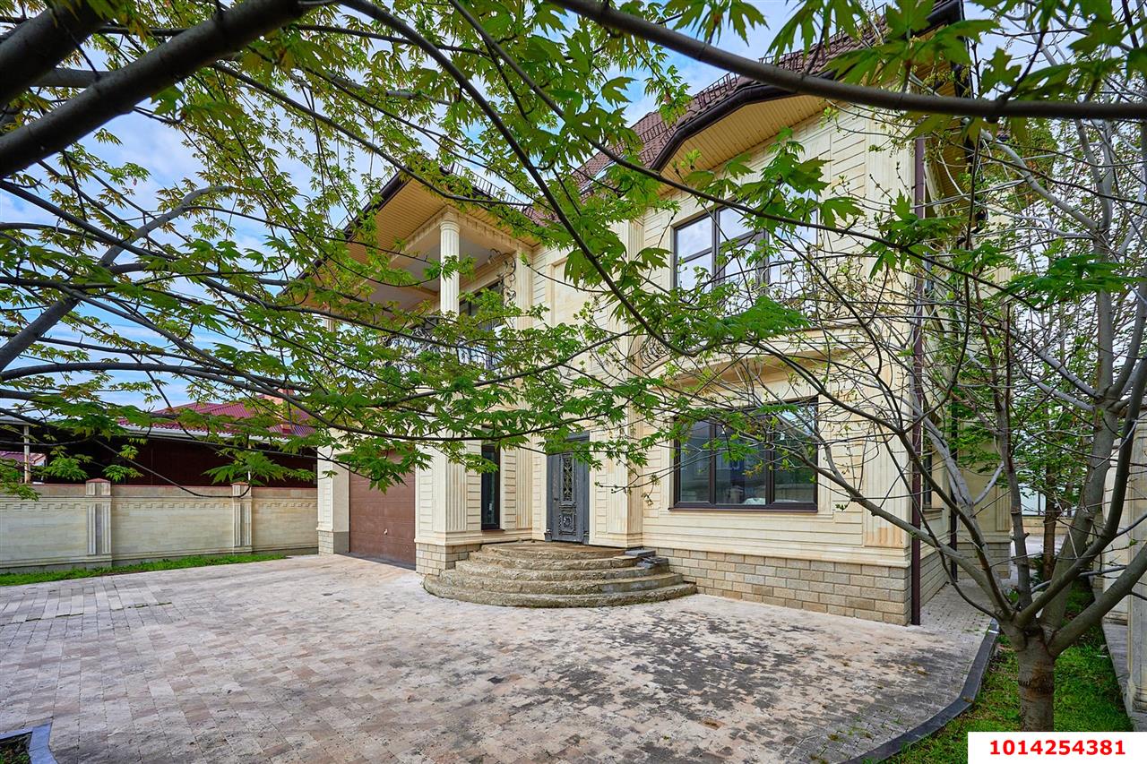 Фото №1: Дом 487 м² + 11.2 сот. - Краснодар, Центральный, ул. Краснодонская, 39