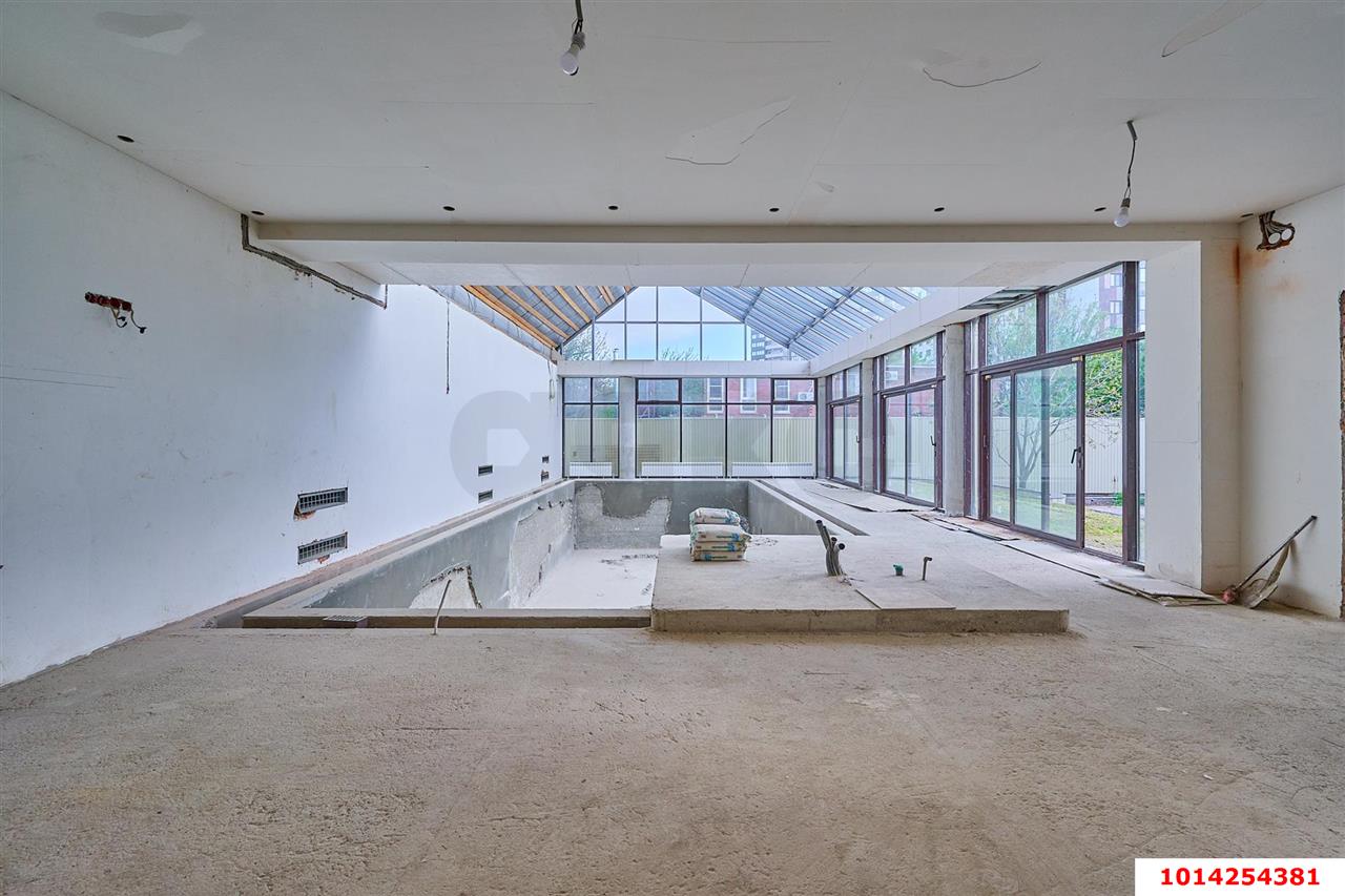 Фото №39: Дом 487 м² + 11.2 сот. - Краснодар, Западный внутригородской округ, Горогороды, мкр. Центральный, ул. Краснодонская, 39