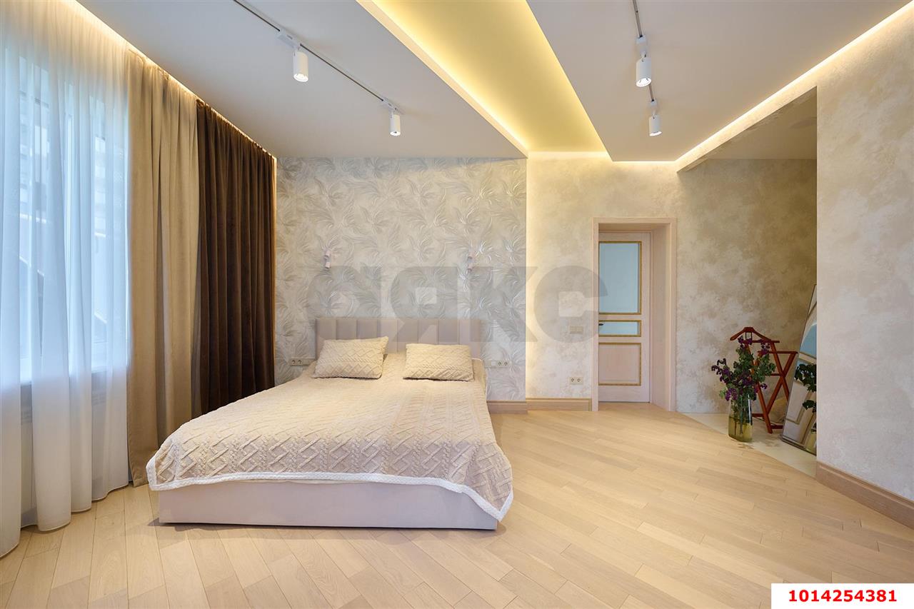 Фото №38: Дом 487 м² + 11.2 сот. - Краснодар, Центральный, ул. Краснодонская, 39