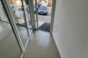 Фото №3: Торговое помещение 272 м² - Майкоп, мкр. Центр, ул. Крестьянская, 209