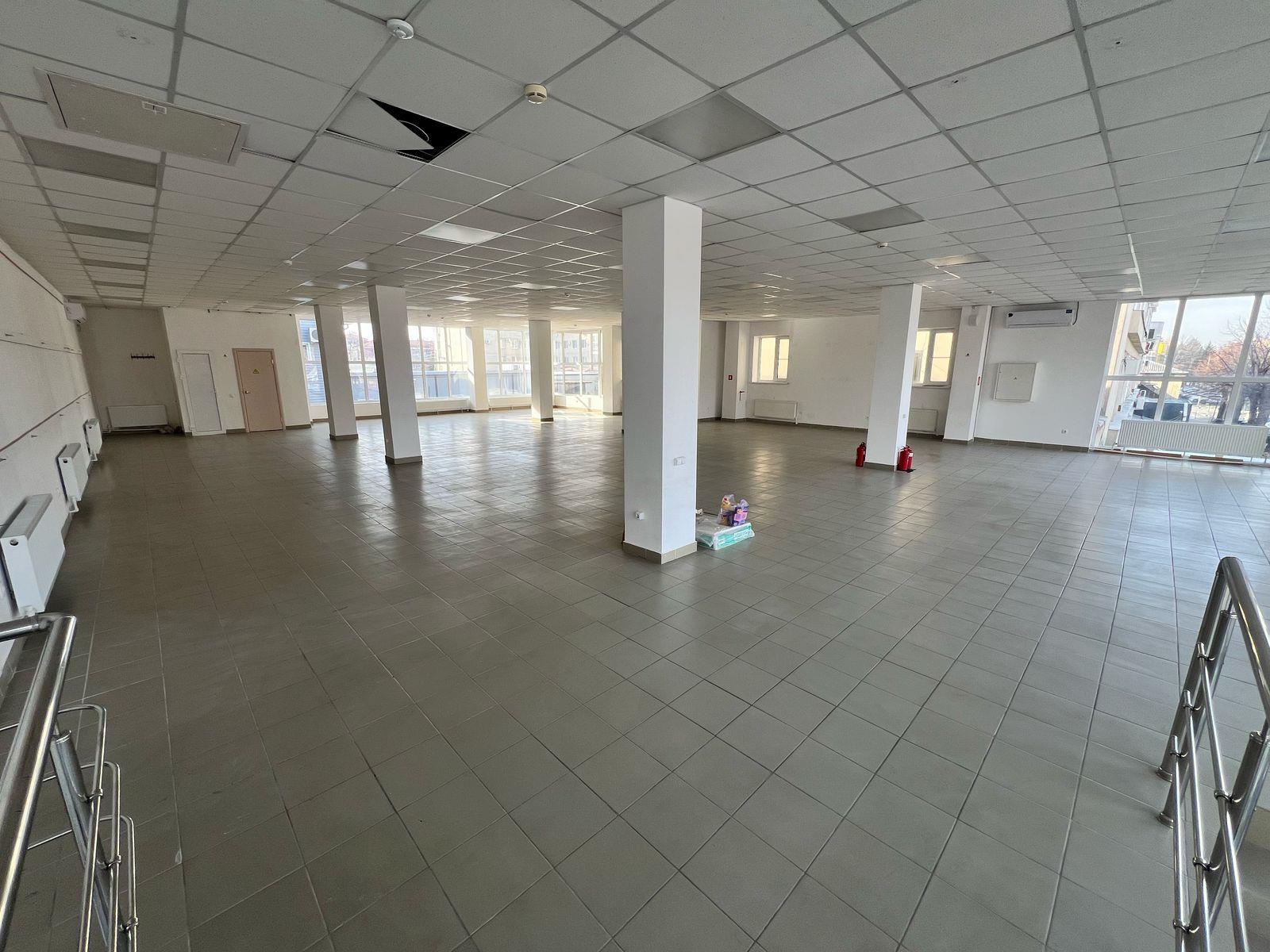 Фото №7: Коммерция 271 м² - Майкоп, мкр. Центр, ул. Крестьянская, 209