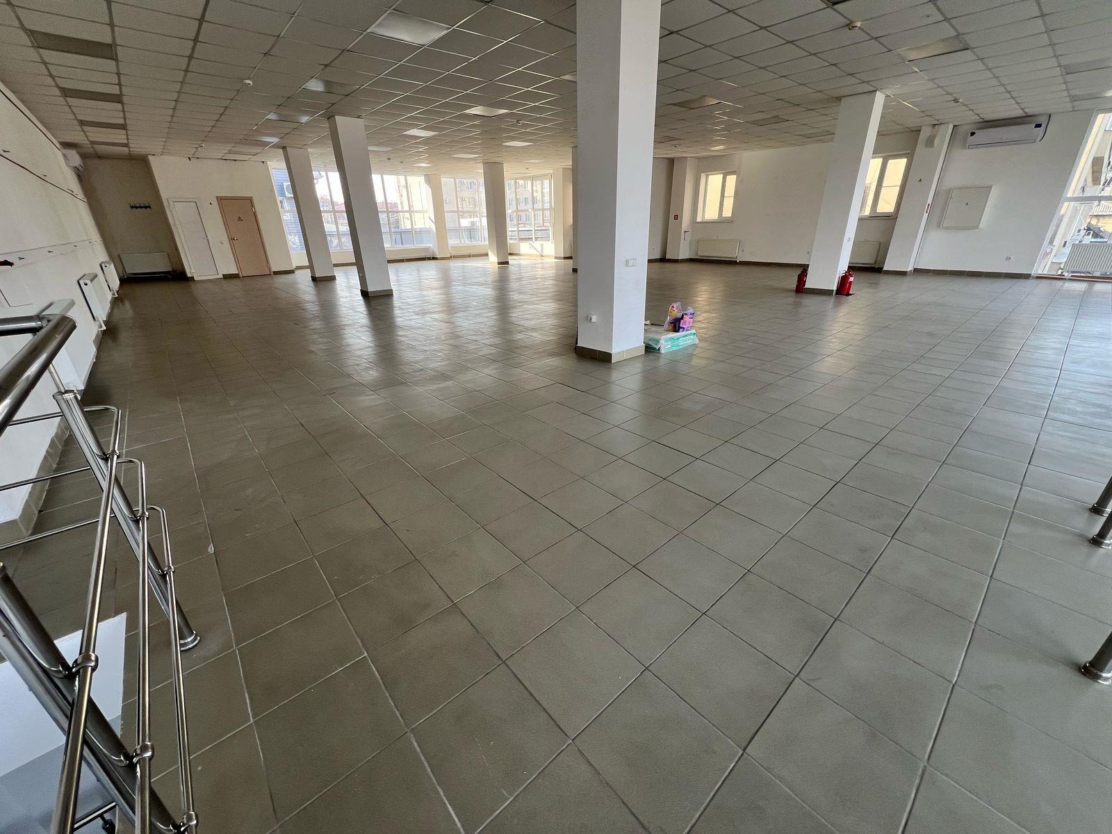 Фото №8: Коммерция 271 м² - Майкоп, мкр. Центр, ул. Крестьянская, 209