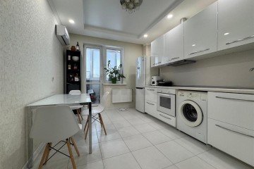 Фото №1: 1-комнатная квартира 51 м² - Краснодар, мкр. имени Маршала Жукова, ул. Александра Покрышкина, 2/1