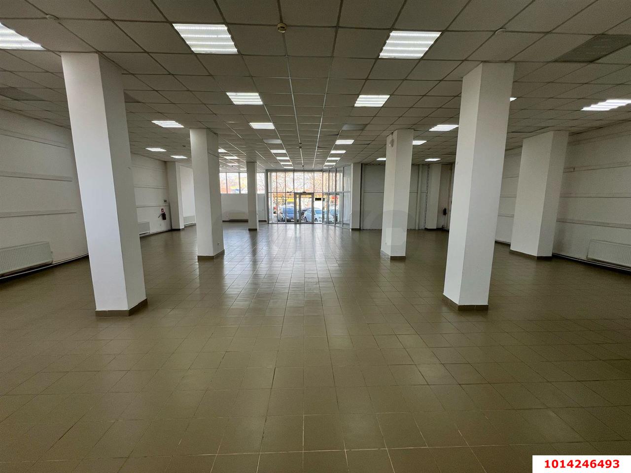 Фото №6: Торговое помещение 275 м² - Майкоп, Центр, ул. Крестьянская, 209