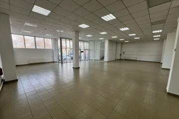 Фото №2: Коммерция 275 м² - Майкоп, мкр. Центр, ул. Крестьянская, 209