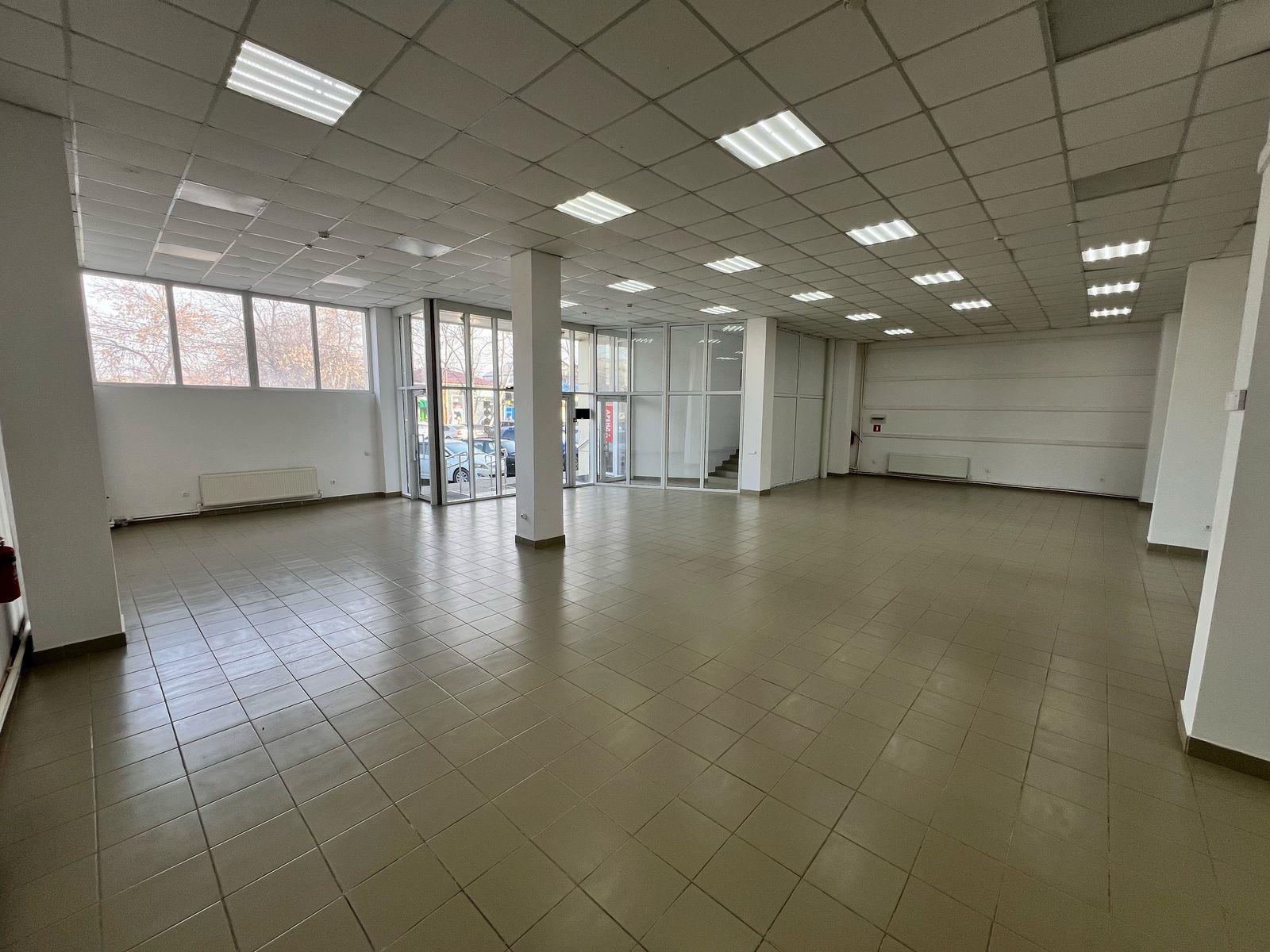 Фото №2: Коммерция 275 м² - Майкоп, мкр. Центр, ул. Крестьянская, 209