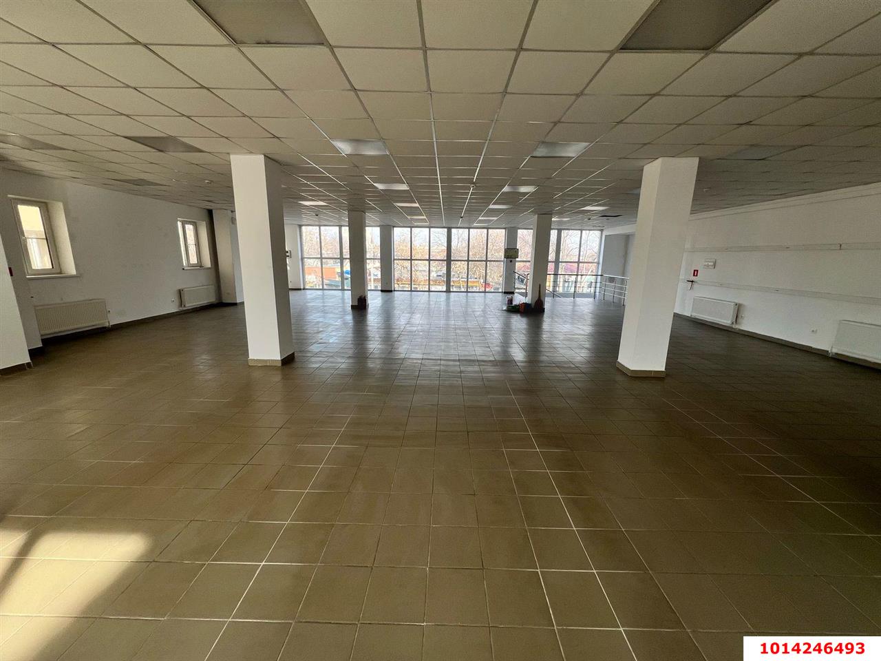 Фото №4: Торговое помещение 275 м² - Майкоп, Центр, ул. Крестьянская, 209