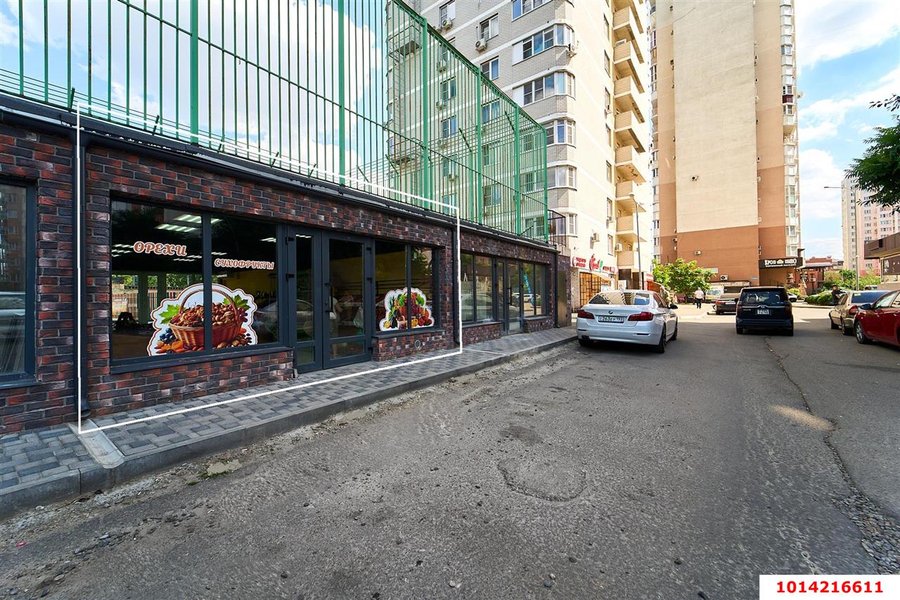 Фото №1: Торговое помещение 59 м² - Краснодар, имени Маршала Жукова, ул. Александра Покрышкина