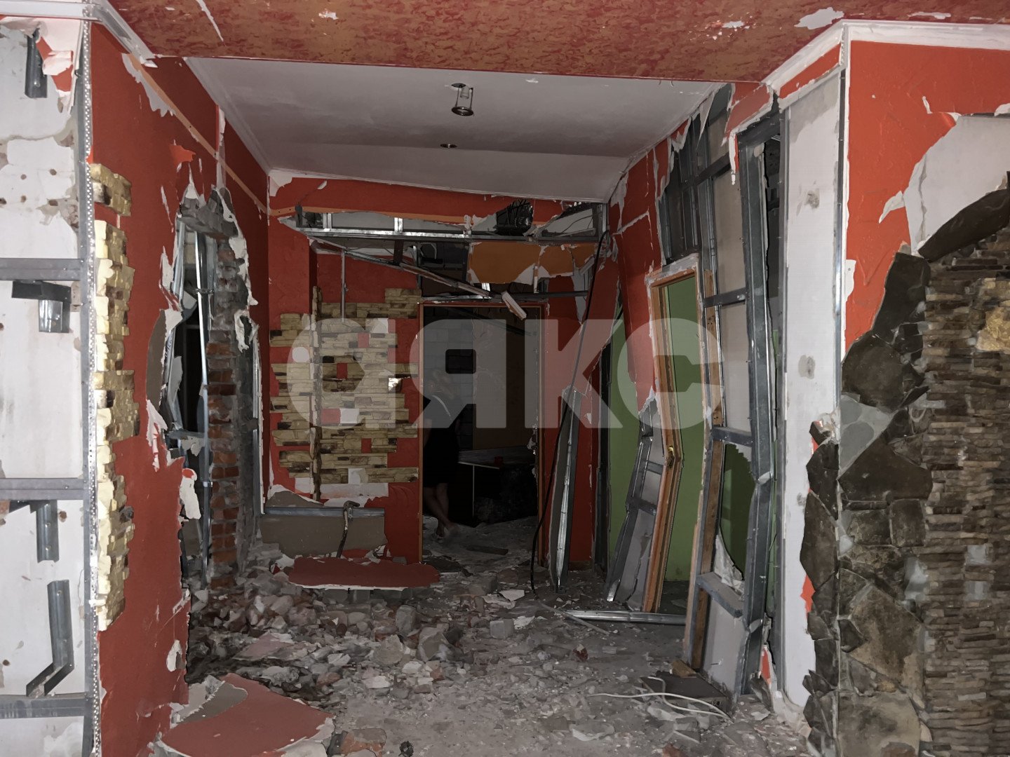 Фото №3: Коммерция 500 м² - Мариуполь, 20-й, пр-кт Строителей, 161