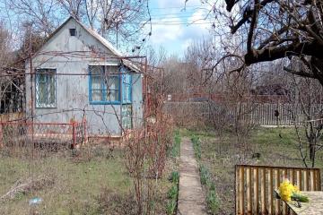 Фото №1: Земельный участок 6.1 сот. - Железнодорожник-3, мкр. Карасунский внутригородской округ, ул. Лунная, 206