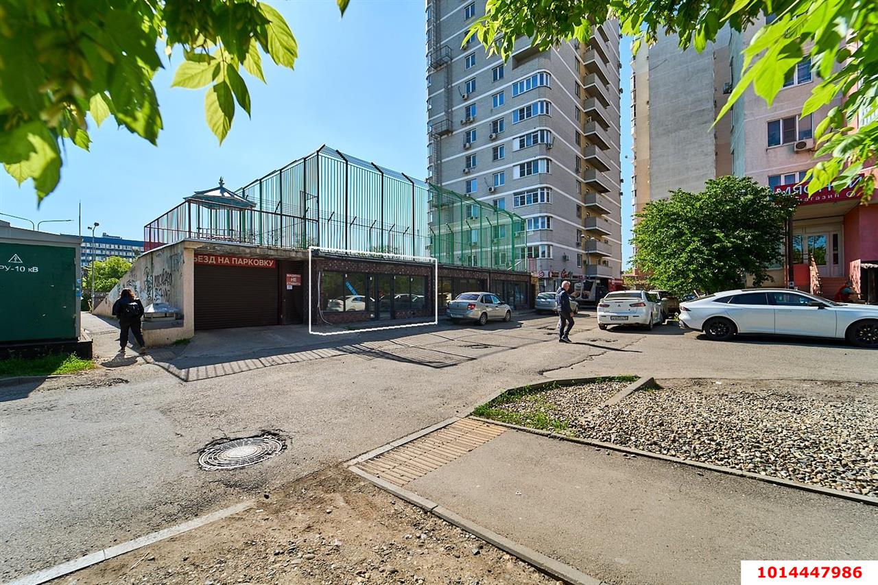 Фото №1: Торговое помещение 34 м² - Краснодар, имени Маршала Жукова, 
